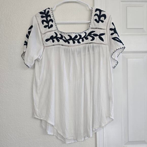 Impressions White Blue Embroidered Boho Short Sleeve Cotton Blend Blouse Size L - Picture 3 of 9